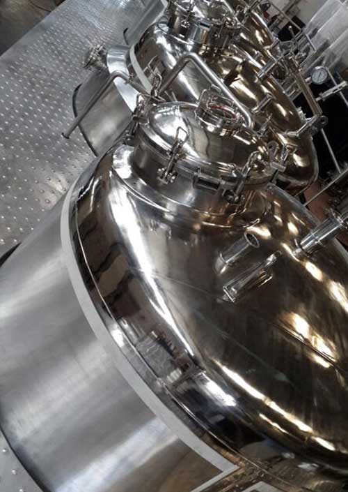 Tanks and processing vessels