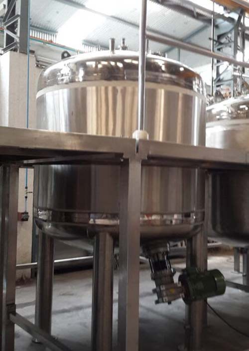 Tanks and processing vessels